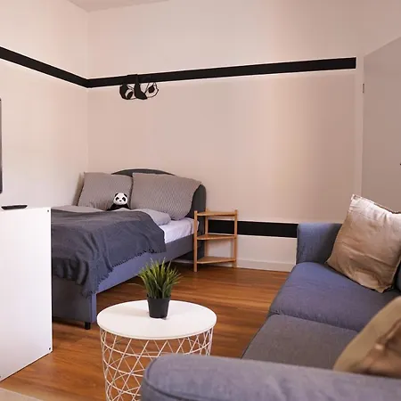 Fullhouse - Halle - T28 - Panda Апартаменты Галль