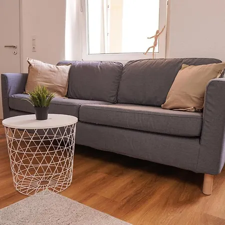 Fullhouse - Halle - T28 - Panda Апартаменты *